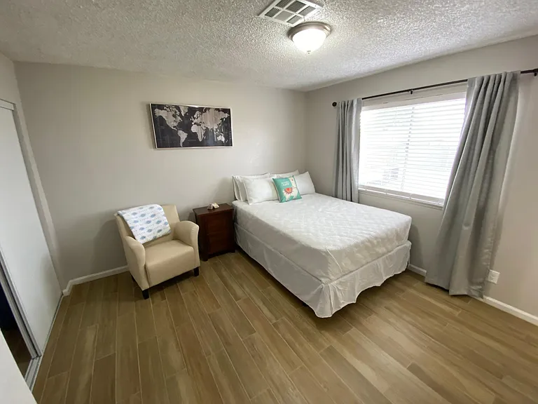 Master Bed (Bedrom # 3) - Pic 2