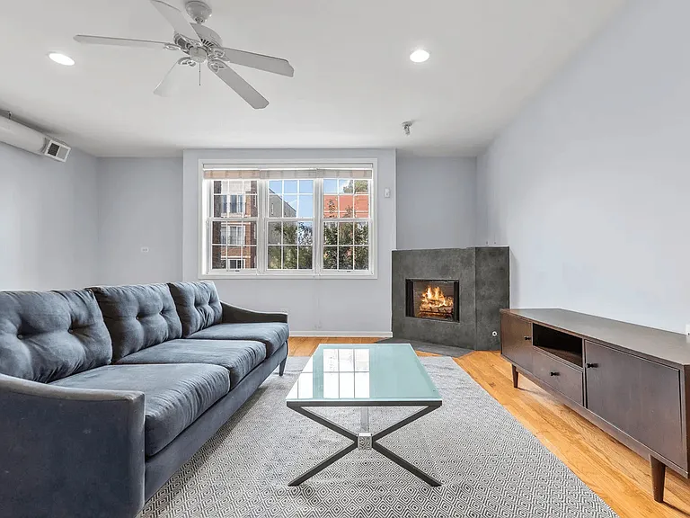 2315 W Harrison St #3 — Photo 3