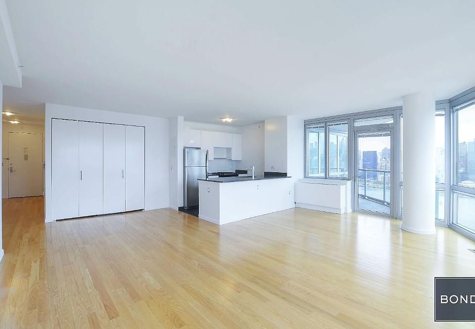 1st image of 4545 Center Blvd APT 2013
