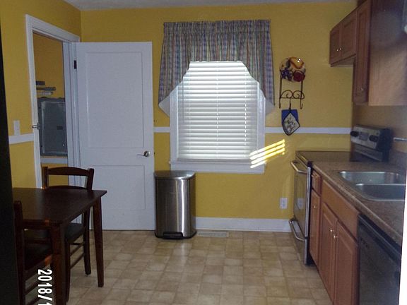 3rd image of 226 E Madison Ave