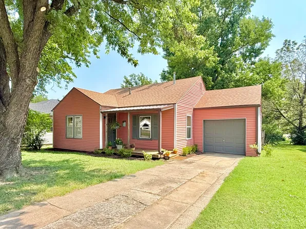 806 N 8th St, Neodesha, KS 66757