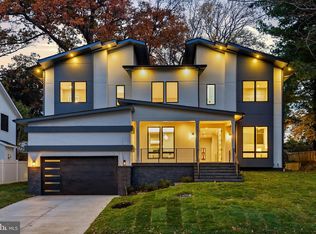 7306 Sportsman Dr, Falls Church, VA 22043