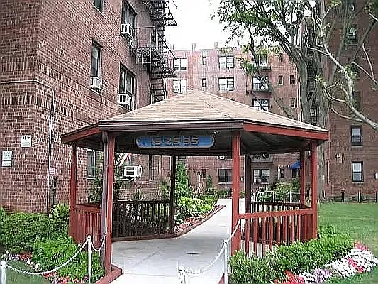 Rented by Dwell Residential Inc | media 2