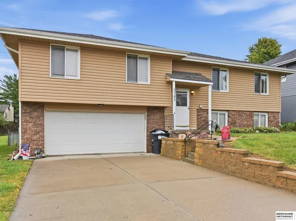2703 N 113th St, Omaha, NE 68164