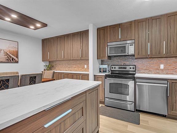 4th image of 735 Cook Rd Unit 110A