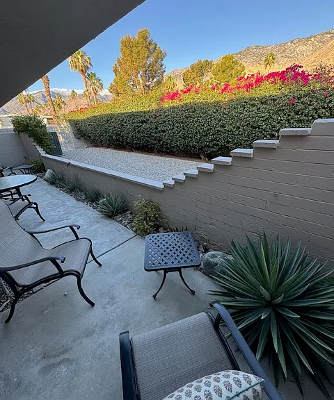 464 E San Jose Rd — Photo 22