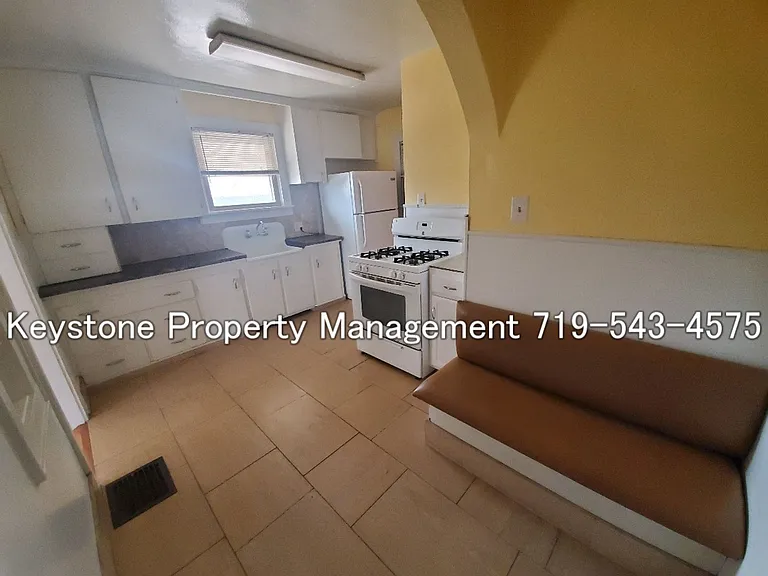 1108 Jones Ave — Photo 5
