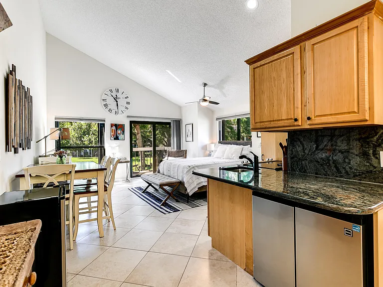 11863 Wimbledon Cir #527 — Photo 7