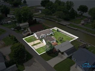 2915 W Risingsun Rd, Port Clinton, OH 43452