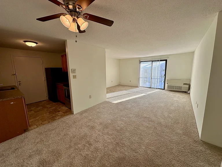 17 Village Rock Ln #21 — Photo 2