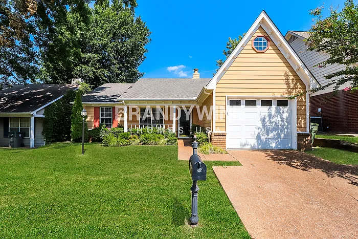 3 bed, 2.0 bath, 1195 sqft, $1,625 — Photo 2