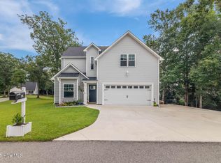 206 Baker Rd, Hubert, NC 28539