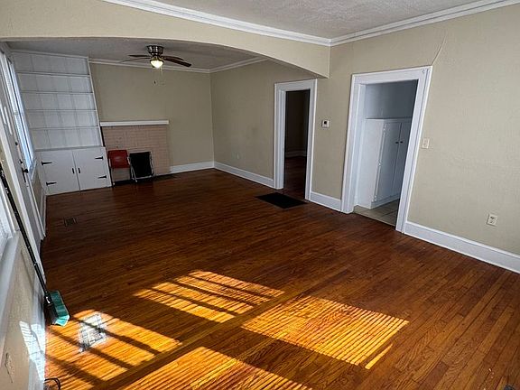 4th image of 1734 Rocky Hollow Rd