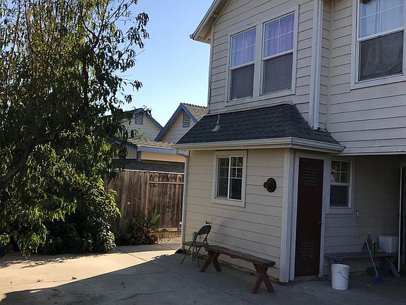 2nd image of 221 Red Bud Ln