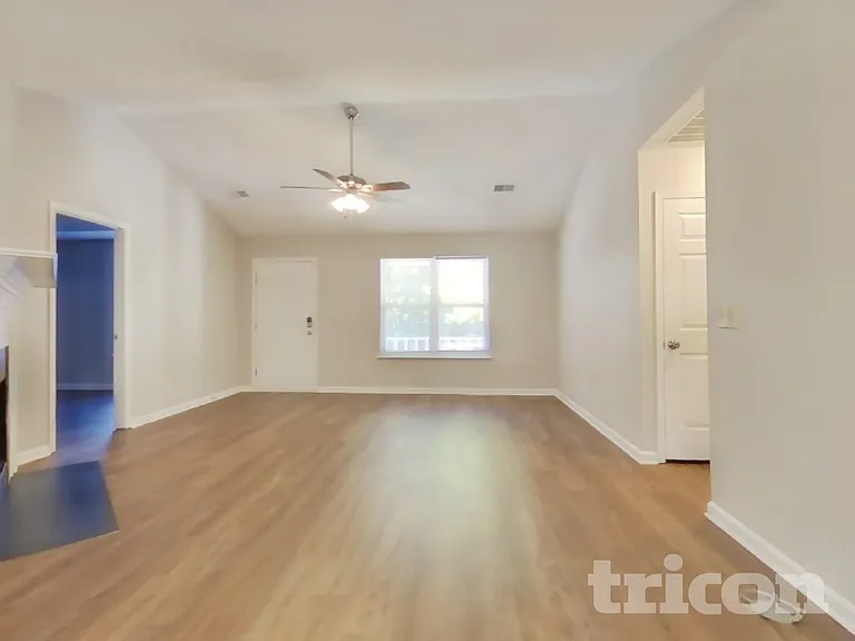 14 Iron Spot Cir — Photo 2