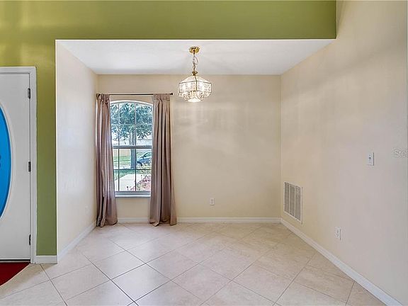 4th image of 705 Gentle Breeze Dr