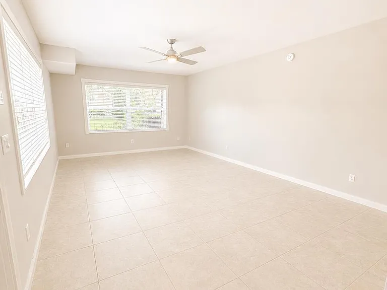 3115 Kingston Ct — Photo 8