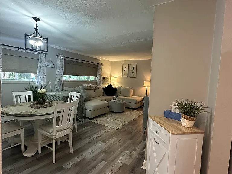 10 Crescent Dr #3 — Photo 3