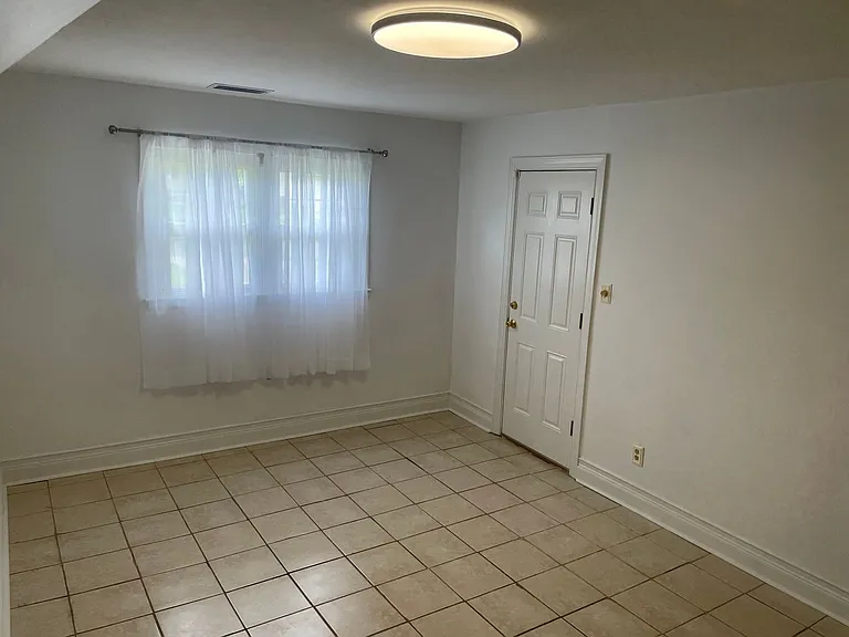 202 Alders Dr — Photo 10
