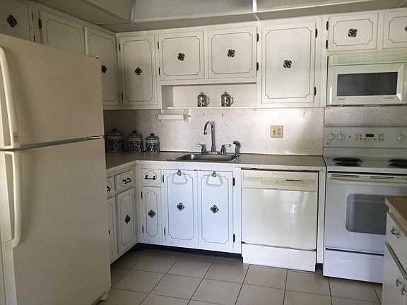 4th image of 112 Wellington Cir #D-1120