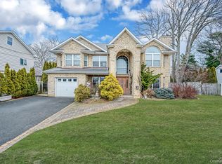 120 Waldo Street, Copiague, NY