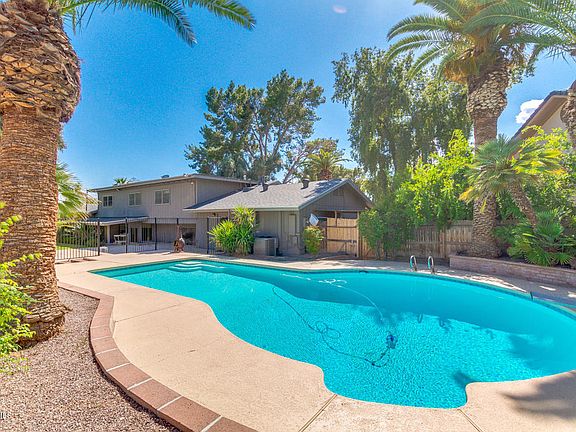 4th image of 214 E Cactus Wren Dr