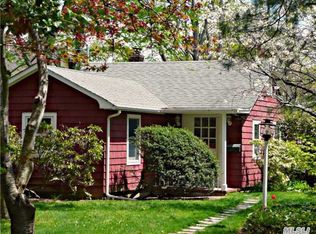 3 Woodland Park Rd, Bellport, NY 11713