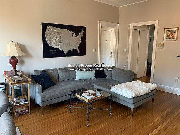 16 Hereford #4 Boston - Back Bay Unit Photo 2