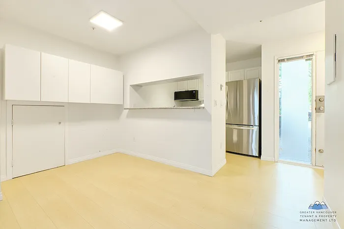 2621 Quebec St — Photo 3