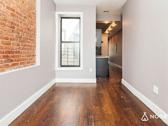 4th image of 1368 Putnam Ave APT 1R