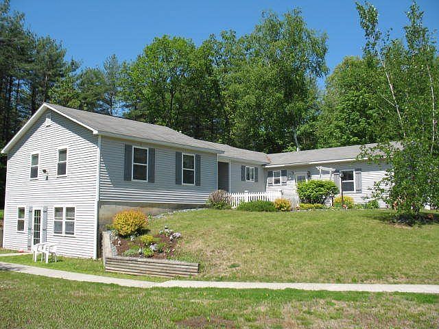 1st image of 8 Pineview Dr