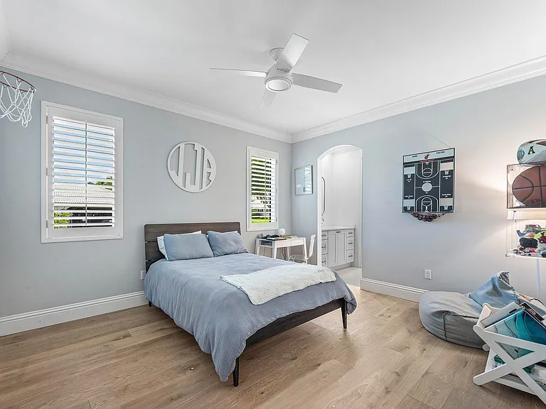 1022 Walnut Ter — Photo 24
