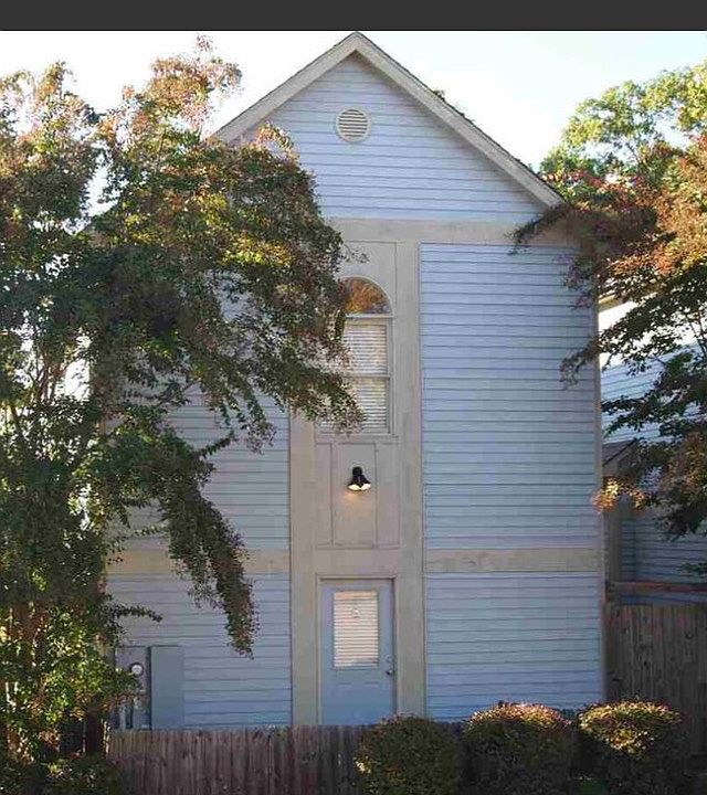 BOAT SLIP/LIFT, WATERFRONT