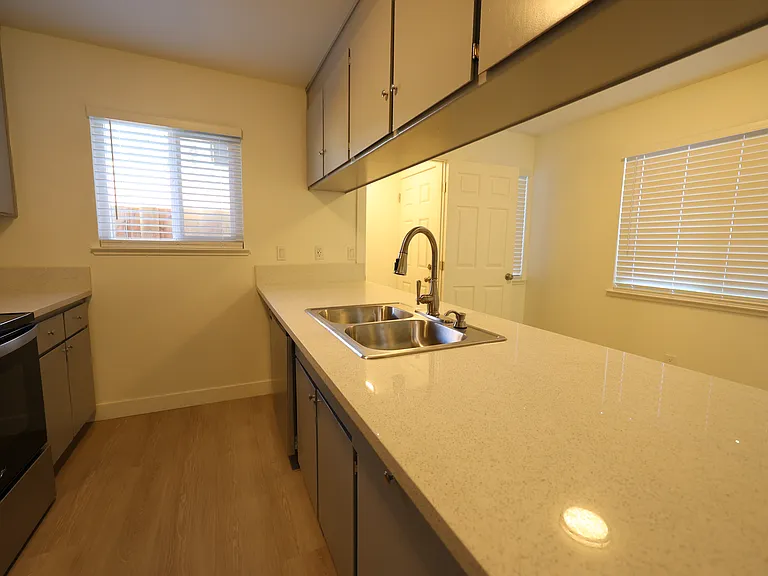761 Almond St #B — Photo 9