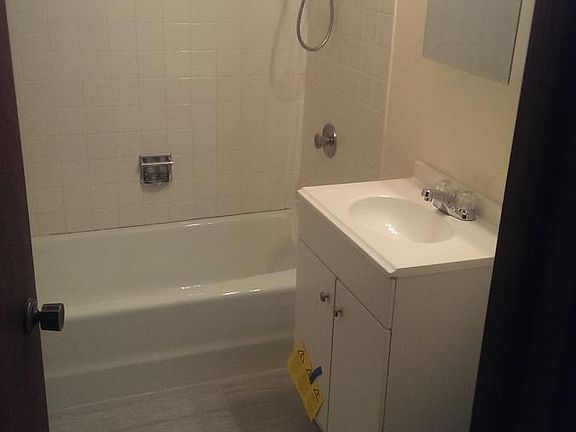 2nd image of 1005 Des Plaines Ave APT 507