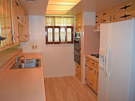 4th image of 8203 Lugary Dr