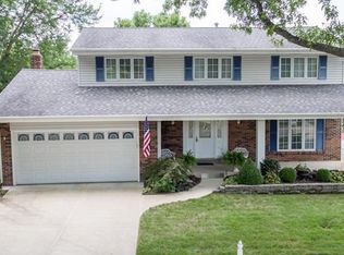 581 Summit View Ct, Fenton, MO 63026