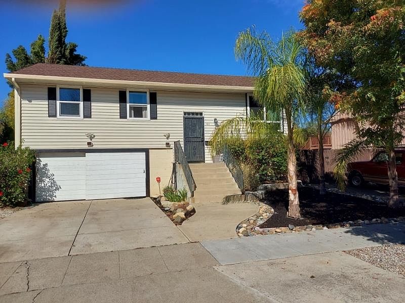 1st image of 1611 Hallbrook Dr