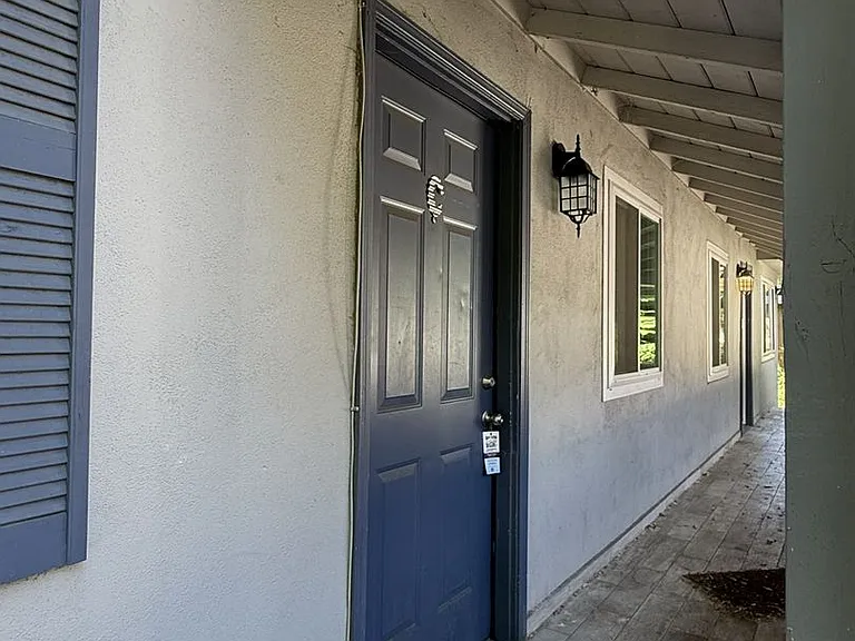 627 T St — Photo 15