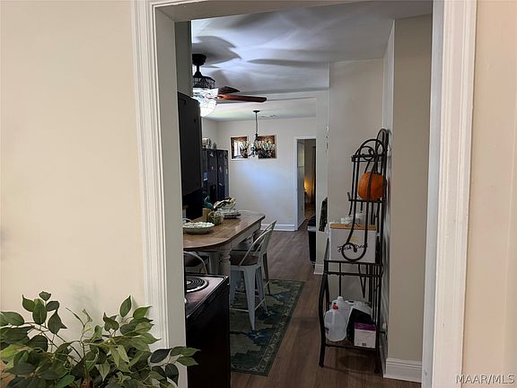 4th image of 2775 Pelzer Ave