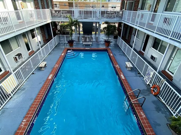 305 69th St APT 202, Miami Beach, FL 33141