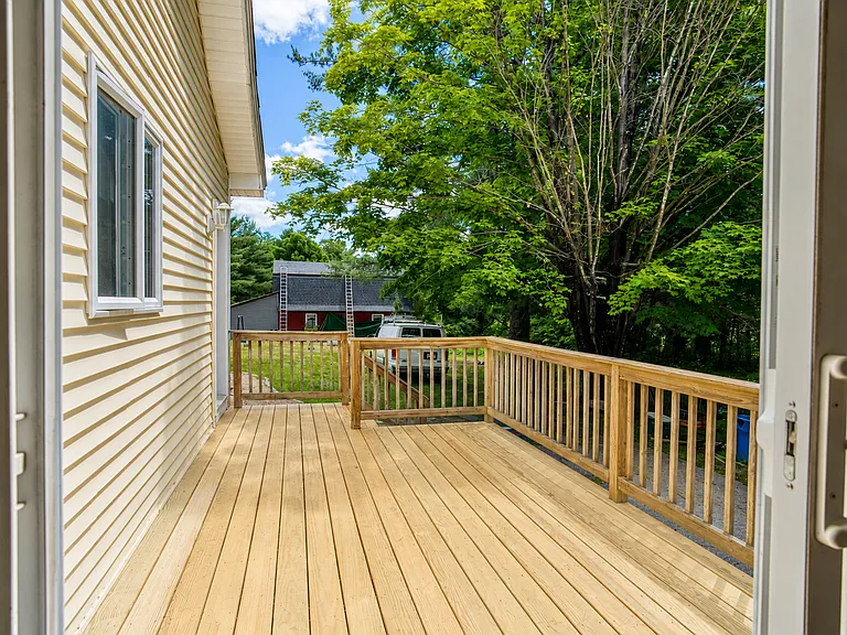 38 Warren Rd — Photo 15