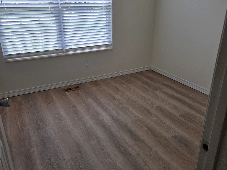 1631 N Burton Ave — Photo 13