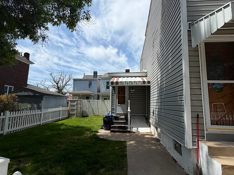 5433 McCandless Ave — Photo 2
