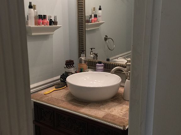 1/2 bath