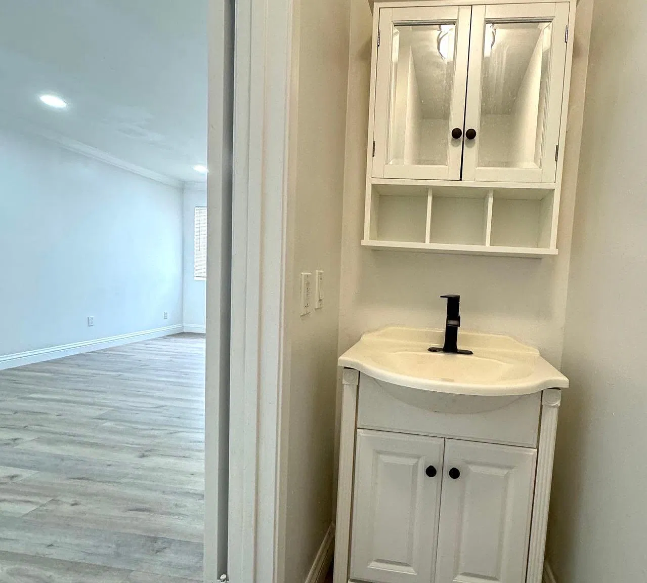 12176 Carnation Ln — Photo 4