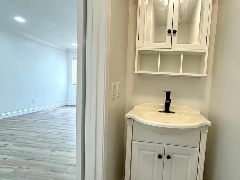 12176 Carnation Ln — Photo 4