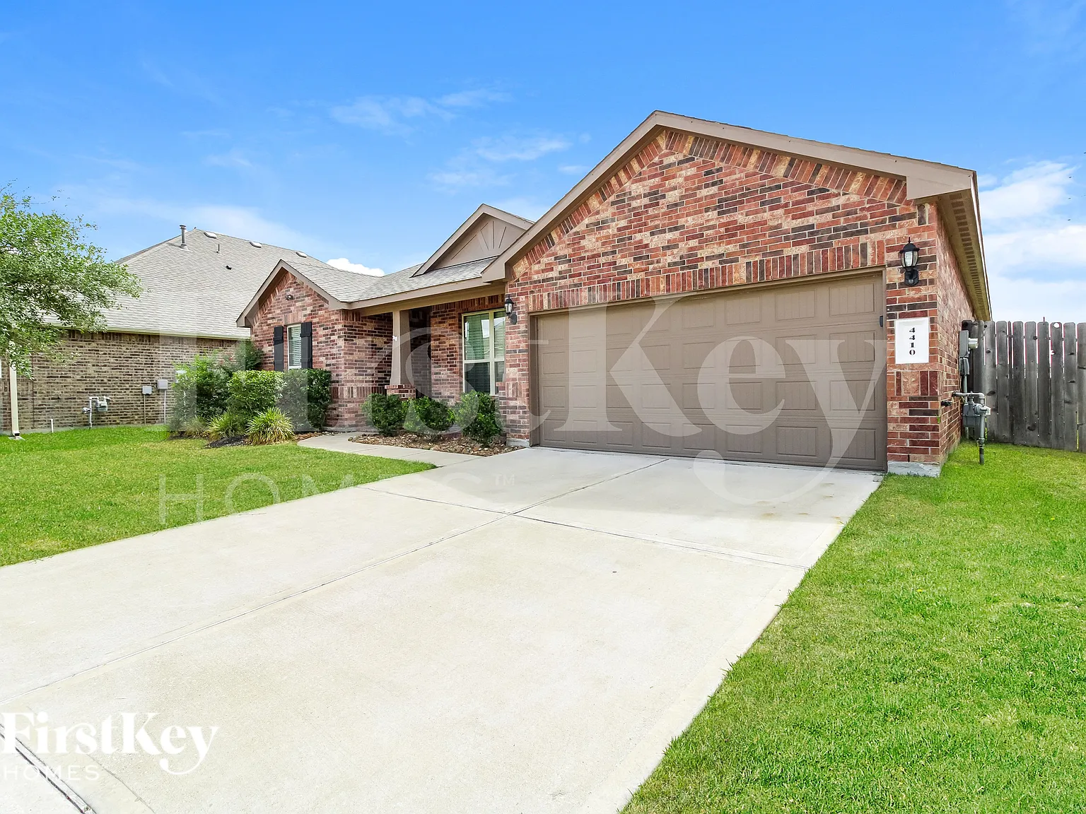 4 bed, 2.0 bath, 2234 sqft, $2,605 — Photo 3