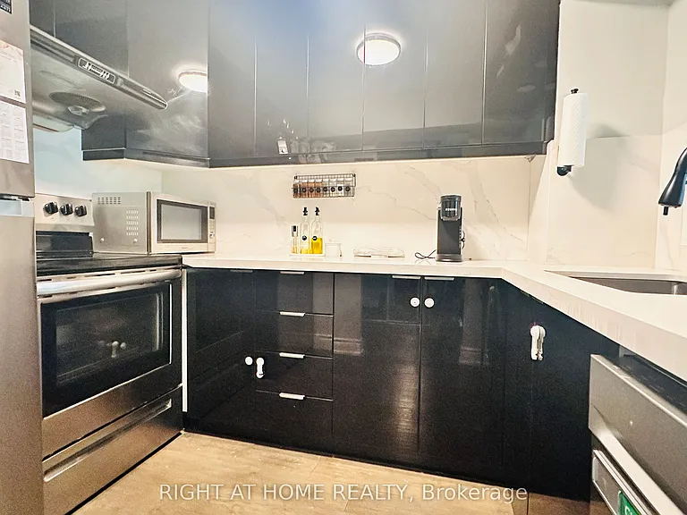 3050 Ellesmere Rd #209 — Photo 7
