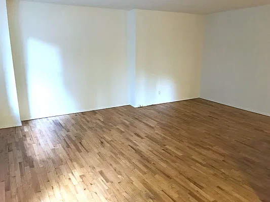 Rented by Avenues Real Estate | media 11